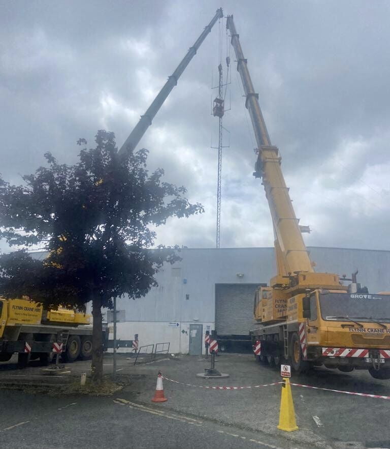 Dangerous mast removal
